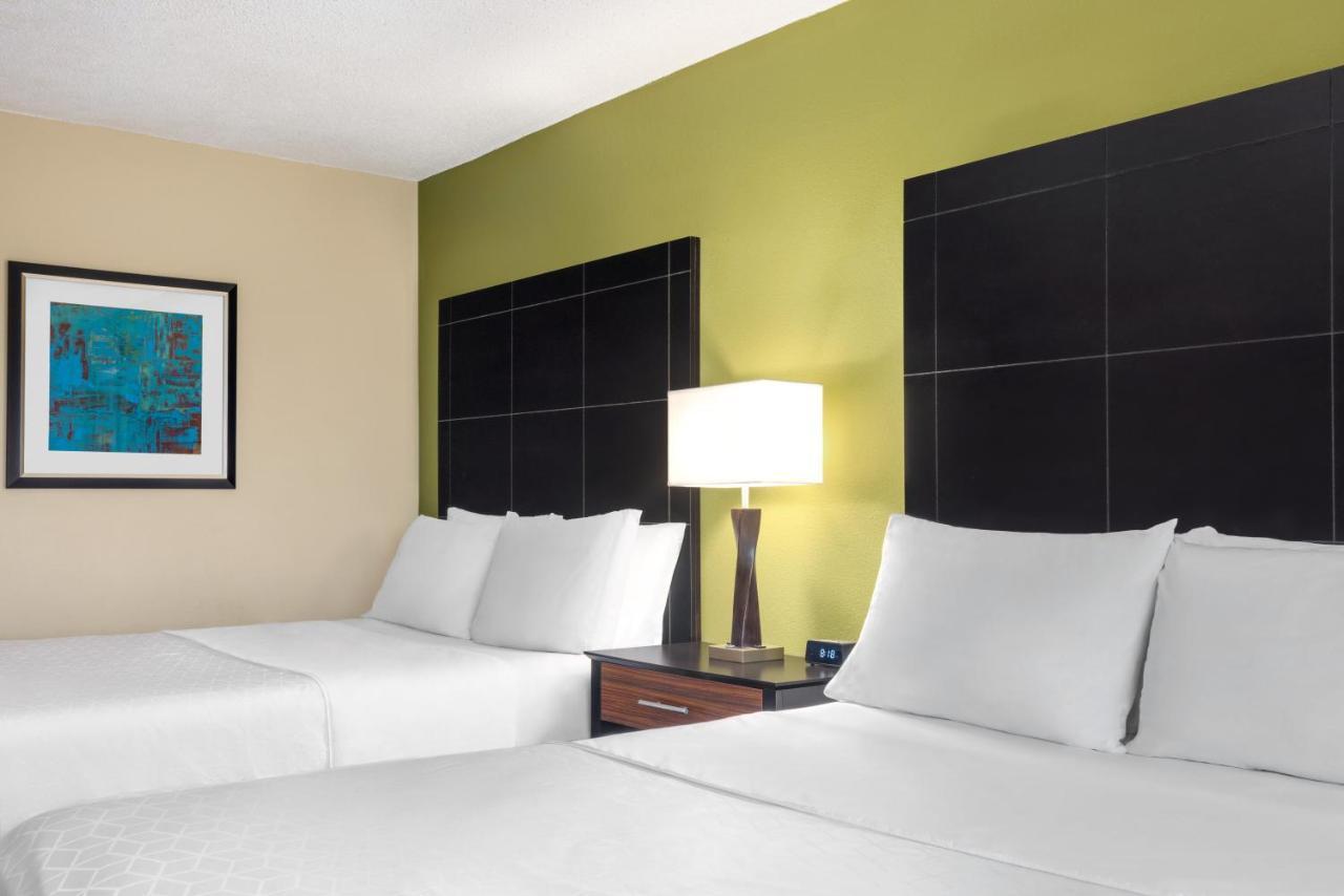 Holiday Inn Express Hotel & Suites Edmond By Ihg Exterior foto
