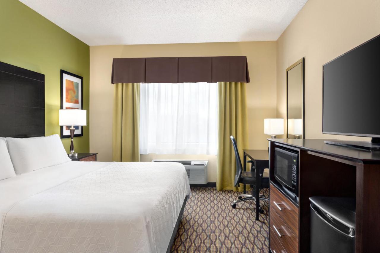Holiday Inn Express Hotel & Suites Edmond By Ihg Exterior foto